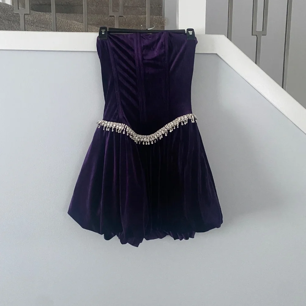 Dress - Picture 2 of 7